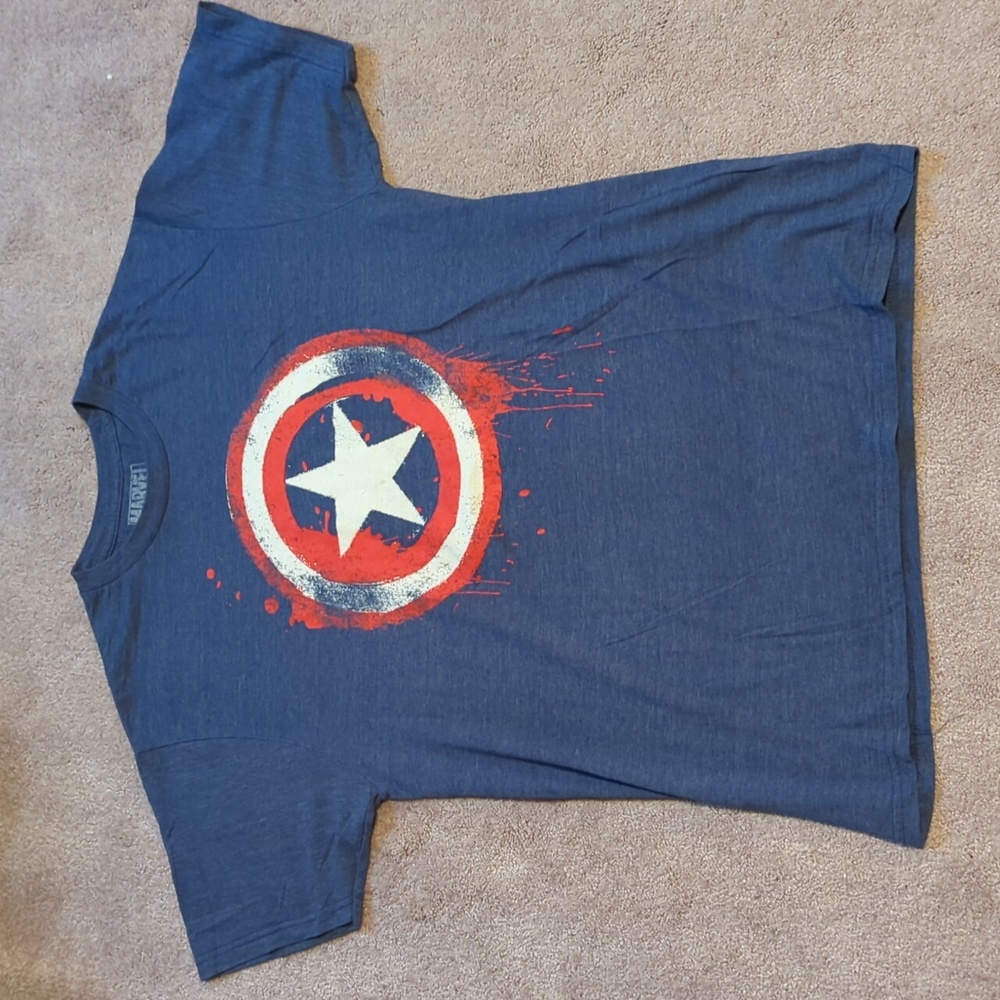 Men's Captain America T-shirt size Large
